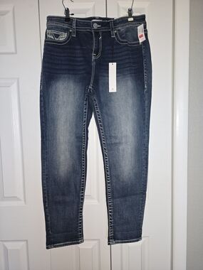 Vigoss Women’s Ankle Cropped Jeans in Dark Blue Wash